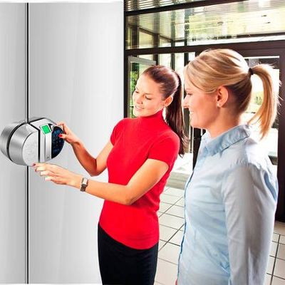 新年伊始 淘寶眾籌準(zhǔn)備上狗|玻璃狗|云智能|指紋鎖|淘寶眾籌|愛家家居網(wǎng) 互動(dòng)體驗(yàn)式家居門戶 一站式家居企業(yè)營(yíng)銷解決方案